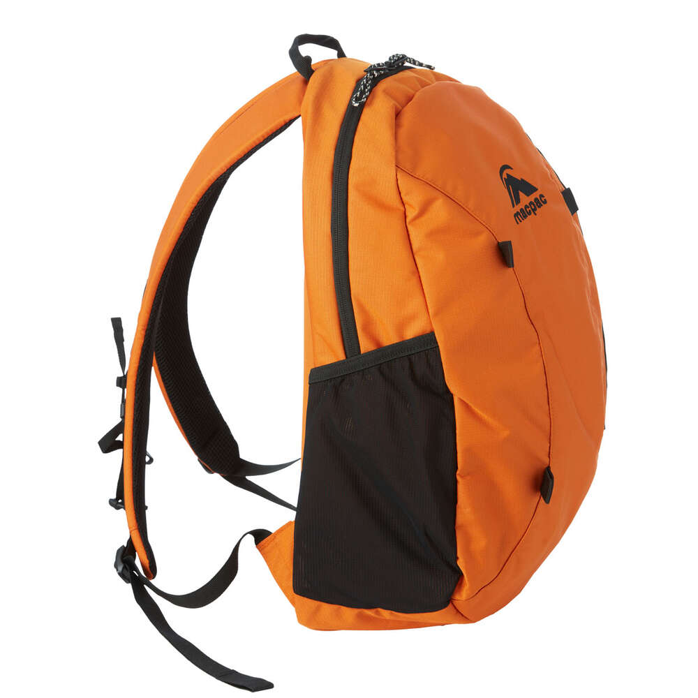 macpac Cerro Backpack Marmalade 18 L - Marmalade